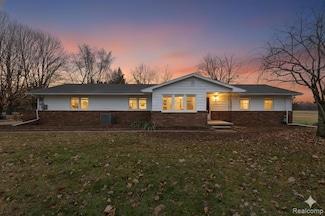 15635 Martinsville Rd, Belleville, MI 48111