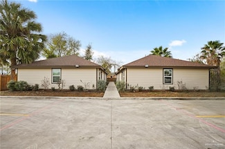 906 E Tom Landry St, Mission, TX 78572