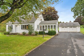 2004 Chipperfield Dr, Stroudsburg, PA 18360