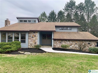 8216 Peach Ln, Fogelsville, PA 18051