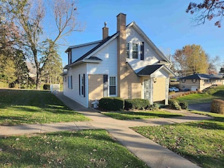 400 Livingston, East Dubuque, IL 61025