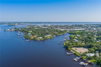 517 SW North River Point Dr, Stuart, FL 34994