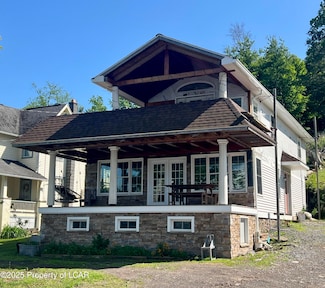2489 Lakeside Dr, Harveys Lake, PA 18618