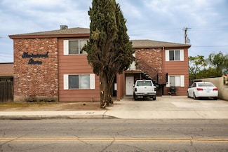 332 N 2nd St, Porterville, CA 93257