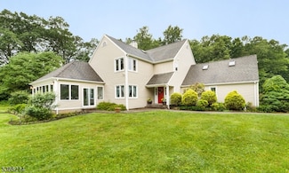 33 Kings Hwy, Long Valley, NJ 07853