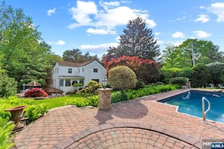 6 Isabella Way, Demarest, NJ 07627