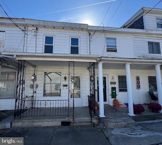 812 W 5th St, Mount Carmel, PA 17851