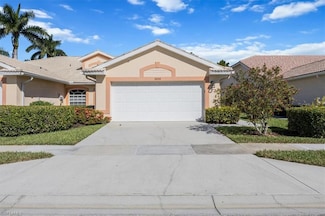 6646 Castlelawn Place, Naples, FL 34113