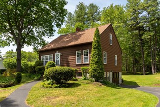 25 Foyes Ln, Kittery Point, ME 03905