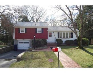 43 Sunnybrook Dr, North Kingstown, RI 02852