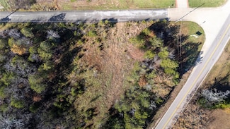 302 Woodsorrel Dr, Hillsboro, MO 63050