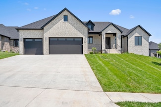 4487 E Larkwood St, Springfield, MO 65802