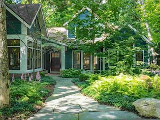8340 Bridge St, Harbor Springs, MI 49740