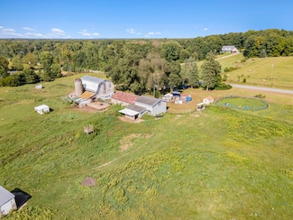 50920 41st St, Paw Paw, MI 49079