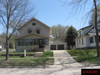 1027 N 5th St, Mankato, MN 56001