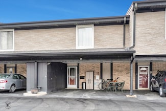 19 Cour Marquis Unit 5, Palos Hills, IL 60465