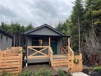 405 E Compass St, Pacific Beach, WA 98571