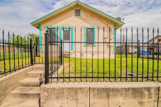 1005 Baurline St, Fort Worth, TX 76111