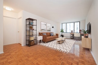 211 W 56th St Unit D-19, New York, NY 10019
