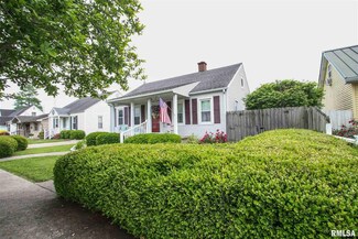 207 Herbert Ave, Carmi, IL 62821