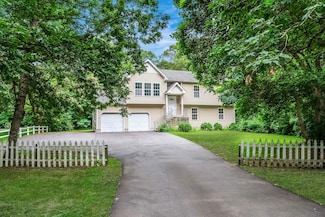 627 Blue Point Rd, Holtsville, NY 11742