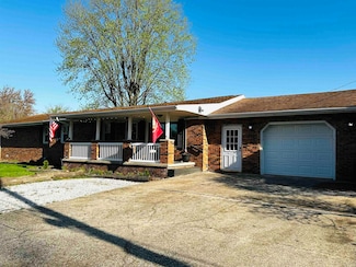 916 Maxwell Ave, Washington, IN 47501