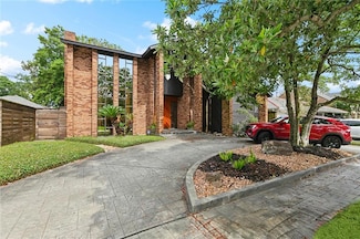 3213 Tolmas Dr, Metairie, LA 70002