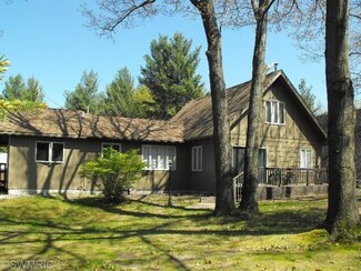 1366 N Raven St, Mears, MI 49436