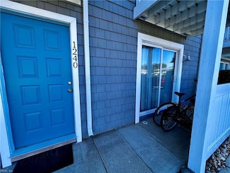 1240 Indian Rd, Virginia Beach, VA 23451