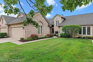 4307 Reflections Dr, Sterling Heights, MI 48314