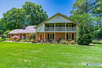 1037 Vestavia Dr SW, Decatur, AL 35603