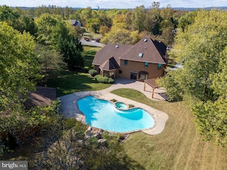 702 Rosewood Cir, Collegeville, PA 19426