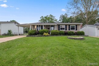 12052 Bennington Place, Maryland Heights, MO 63043