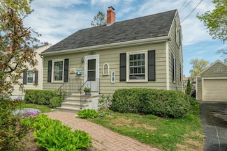 39 Edwards St, Portland, ME 04102