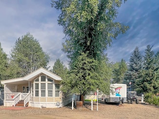 46 & 48 B St, Cascade, ID 83611
