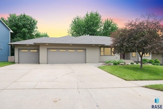 909 E 64th St, Sioux Falls, SD 57108