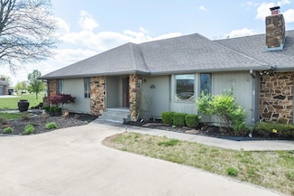 1710 Cedar Ridge Rd, Parsons, KS 67357