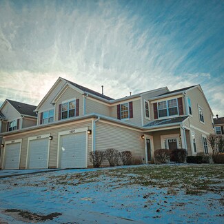 2897 Falling Waters Dr, Lindenhurst, IL 60046