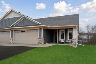 2931 Thompson Dr, River Falls, WI 54022