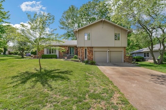 2941 S Versailles Ave, Springfield, MO 65804