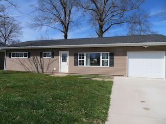 212 Forest View Dr, Huntington, WV 25705