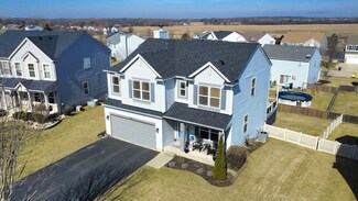 2705 Eastview Dr, Joliet, IL 60432