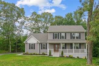 7 Perpali Ln, Cranston, RI 02920
