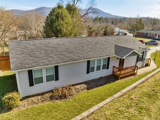 966 W Chapel Rd, Asheville, NC 28803