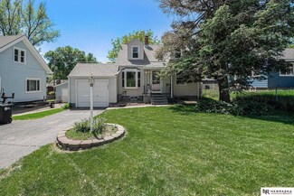 3923 Gold St, Omaha, NE 68105