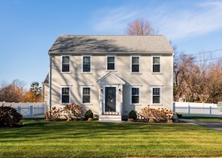 9 Pleasant St, Kingston, MA 02364