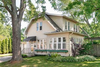 11 Burrell Dr, Elkhart, IN 46516
