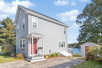 77 Agawam Lake Shore Dr, Wareham, MA 02571
