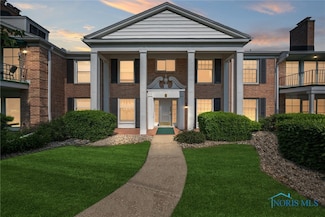 4243 W Bancroft St Unit 206E, Ottawa Hills, OH 43615