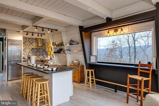 1186 Fairway Dr, Basye-Bryce Mountain, VA 22810
